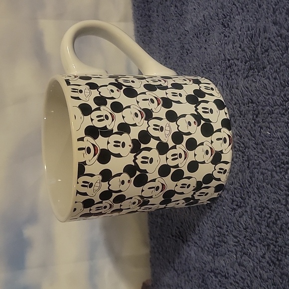 Disney Other - Disney Mickey Mouse 14 oz ceramic mug perfect condition